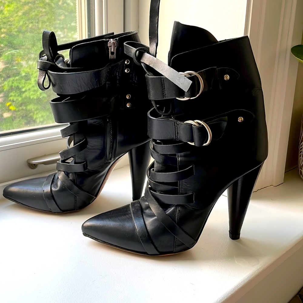 I am getting rid of all my high heels, I can’t wear them ☹️. Hope you enjoy them - Picture 1 of 5